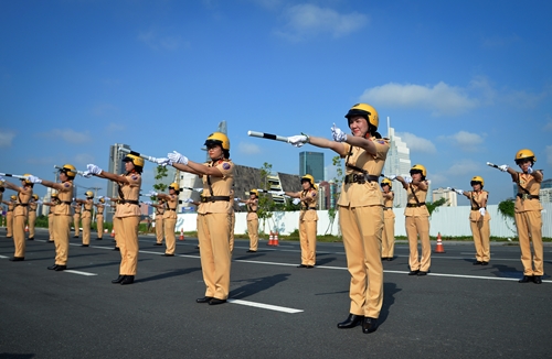 Ra mắt đội hình nữ cảnh sát giao thông dẫn đoàn tại Thành phố Hồ Chí Minh